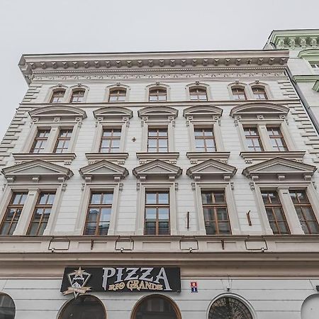 Carolina'S Yoga Apartment Hradec Králové Exterior foto