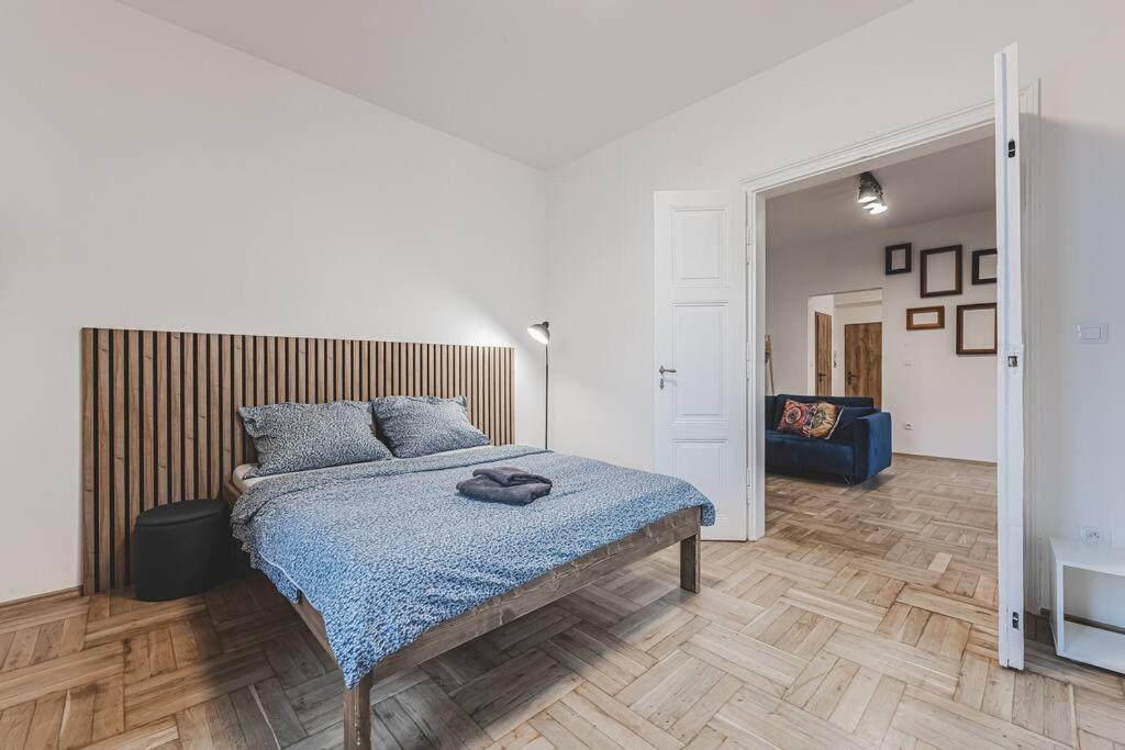 Carolina'S Yoga Apartment Hradec Králové Exterior foto